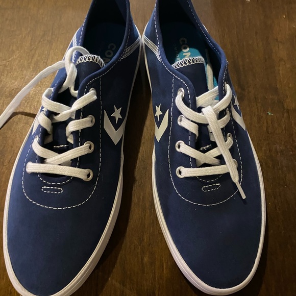 Converse - Picture 2 of 3